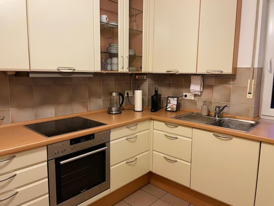 Gemuetliche Wohnung In Бад-Гомбург-фор-дер-Гее Екстер'єр фото