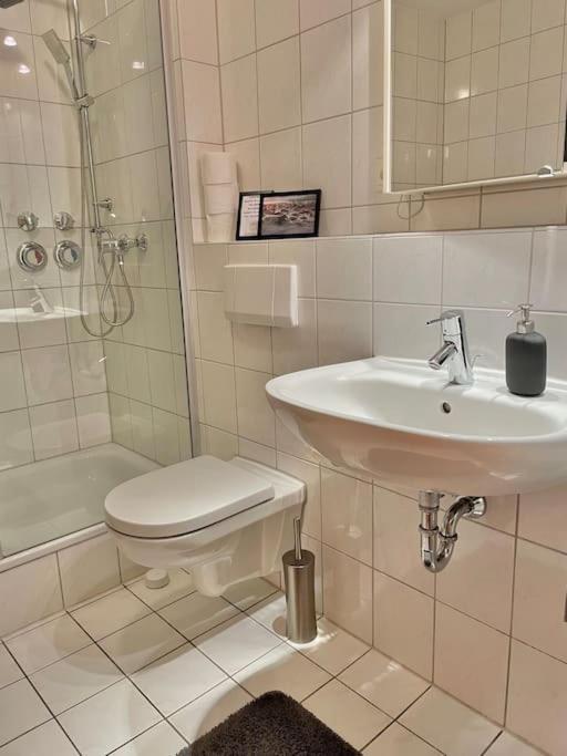 Gemuetliche Wohnung In Бад-Гомбург-фор-дер-Гее Екстер'єр фото